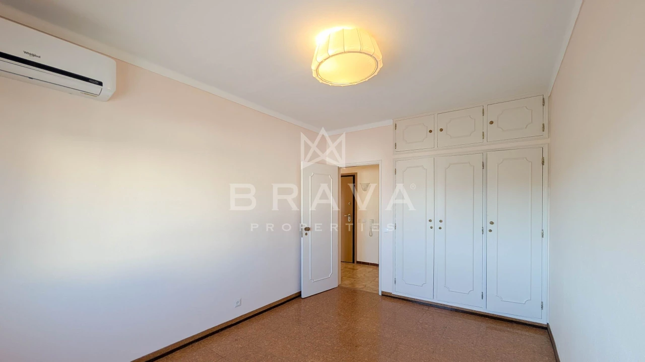 Apartamento T1 para Venda em Quarteira Foto 11