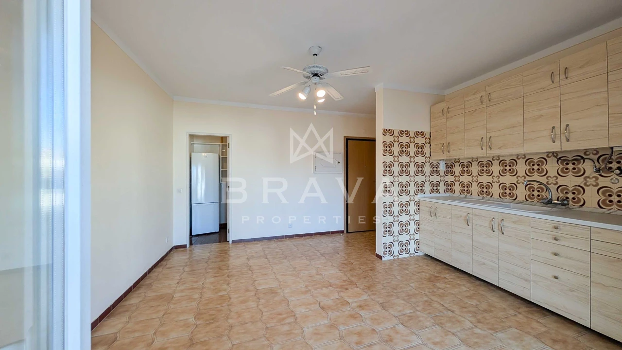 Apartamento T1 para Venda em Quarteira Foto 4
