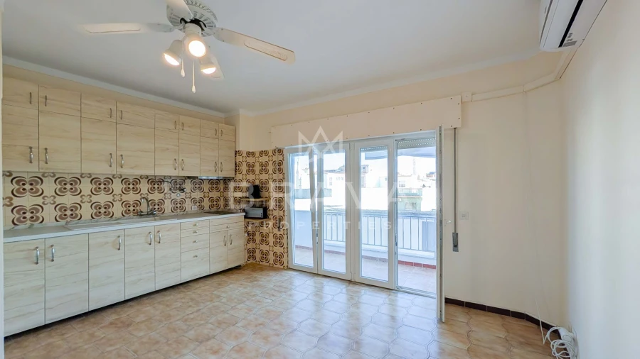 Apartamento T1 para Venda em Quarteira Foto 2