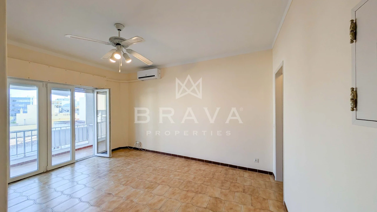 Apartamento T1 para Venda em Quarteira Foto 3