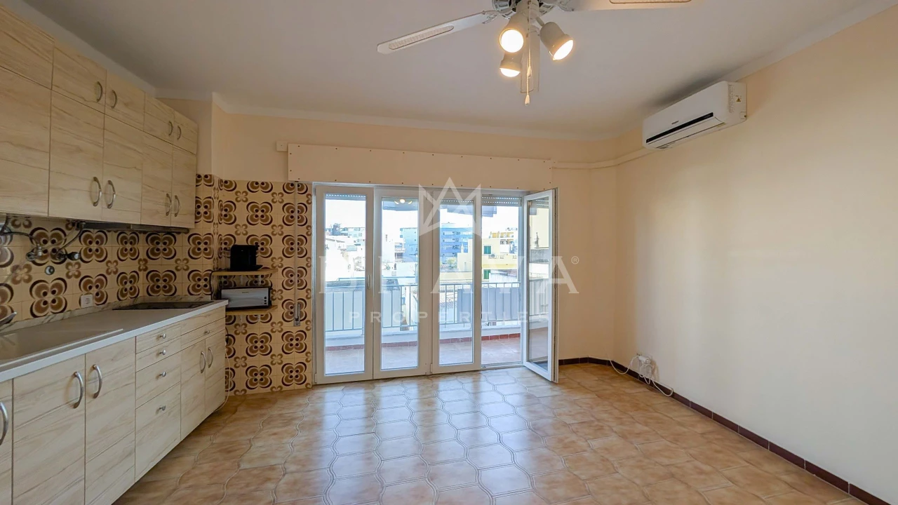 Apartamento T1 para Venda em Quarteira Foto 5