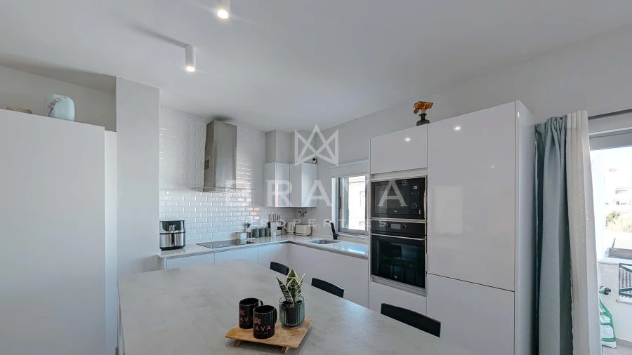 Apartamento T2 para Venda em Quarteira Foto 6