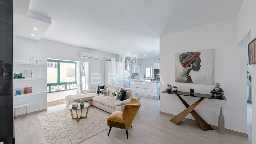 Apartamento T2 para Venda em Quarteira Foto 2