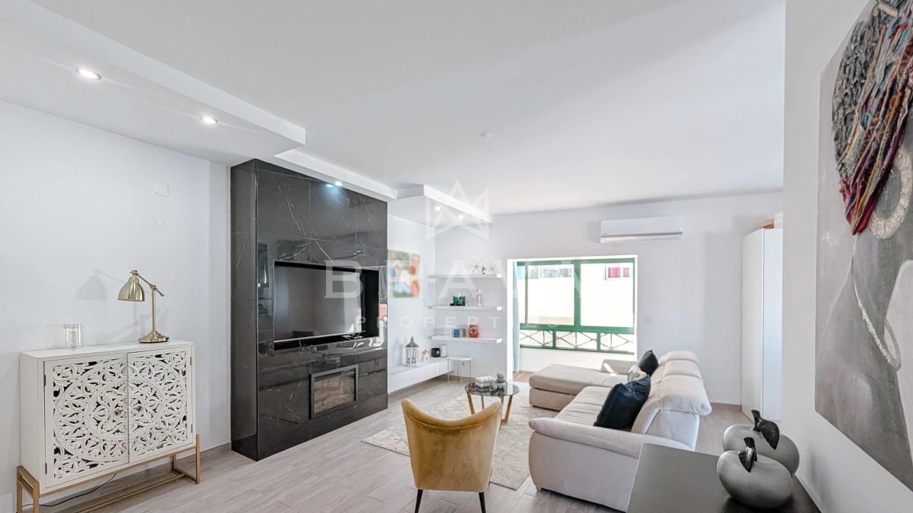 Apartamento T2 para Venda em Quarteira Foto 3
