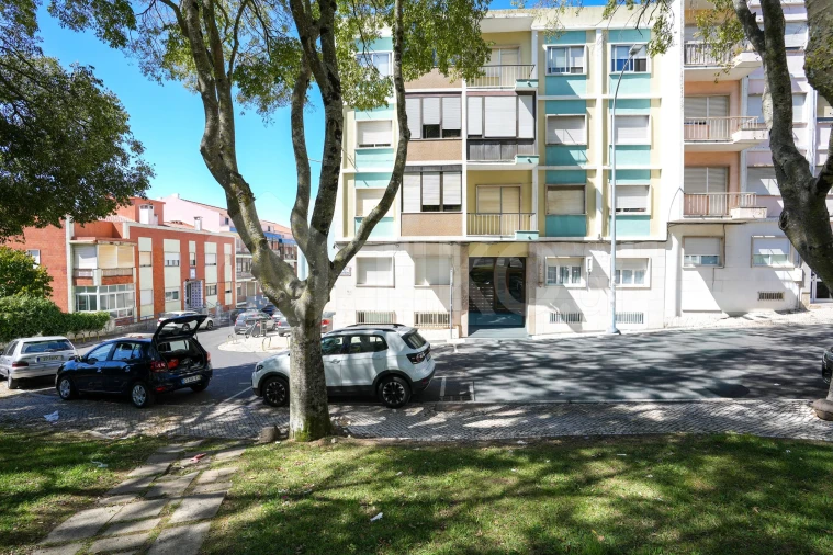 Apartamento T2 para Venda em Venteira Foto 23