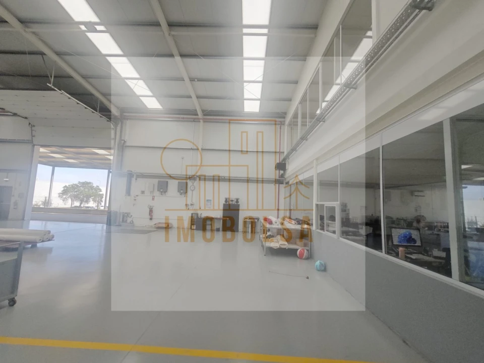 Armazém para Arrendamento em Ribeirão Foto 8
