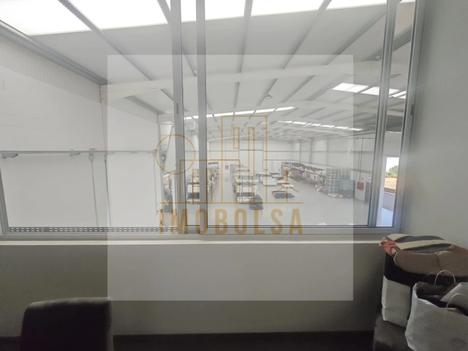 Armazém para Arrendamento em Ribeirão Foto 2