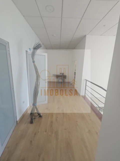 Armazém para Arrendamento em Ribeirão