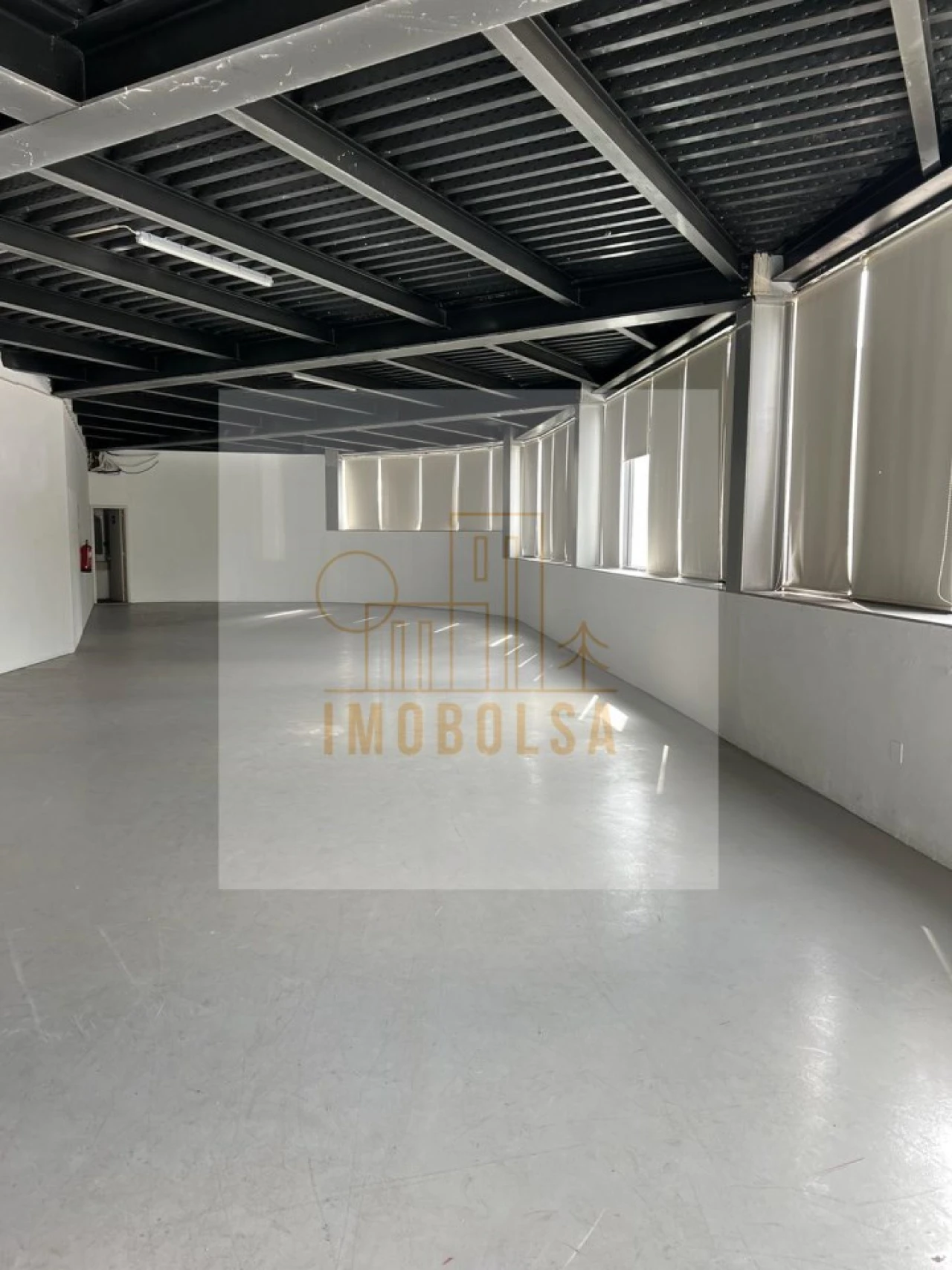 Armazém para Arrendamento em Moreira Foto 1