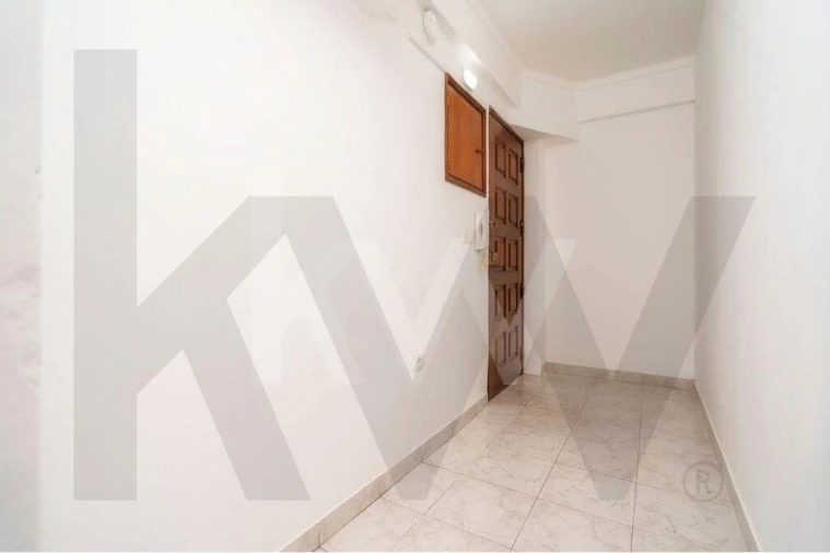 Garagem para Venda em Faro (Sé e São Pedro) Foto 4