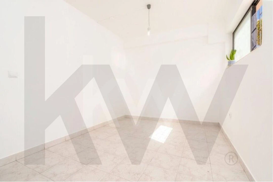 Garagem para Venda em Faro (Sé e São Pedro) Foto 17