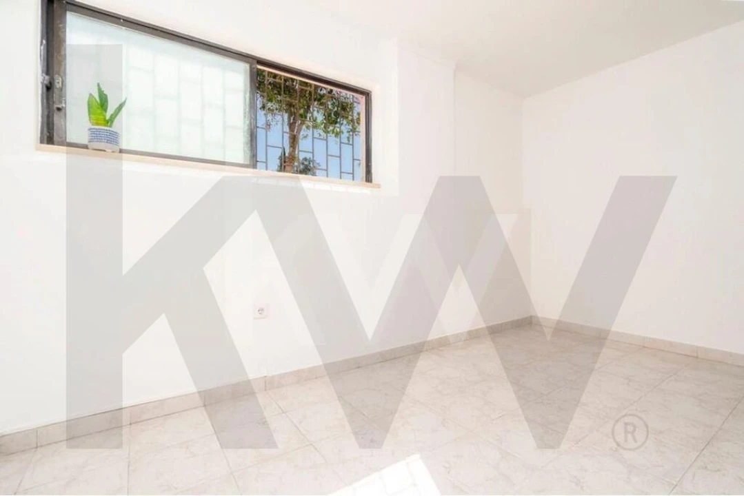Garagem para Venda em Faro (Sé e São Pedro) Foto 18