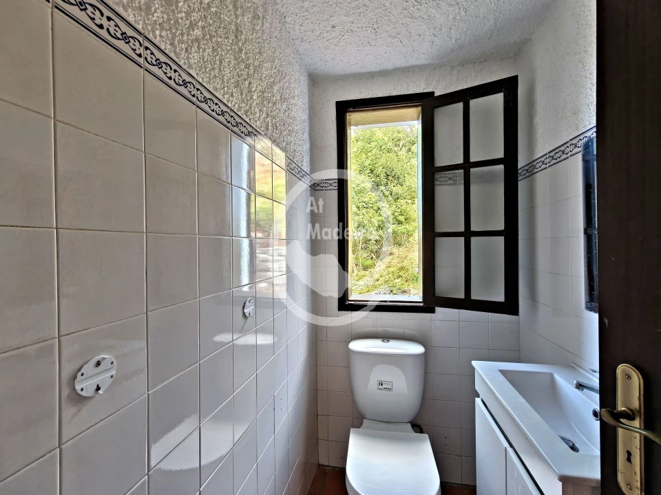 Moradia T4 para Venda em Camacha Foto 17