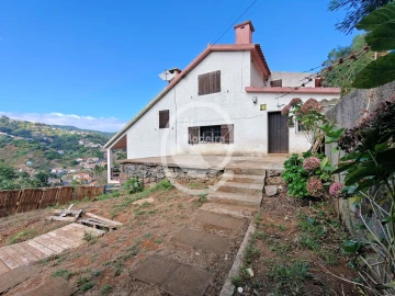 Moradia T4 para Venda em Camacha