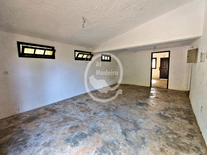 Moradia T4 para Venda em Camacha Foto 10