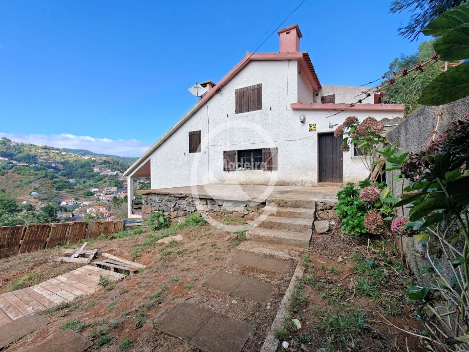 Moradia T4 para Venda em Camacha Foto 29