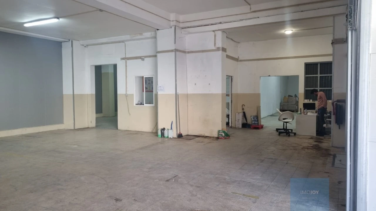 Armazém para Arrendamento em Loures Foto 1