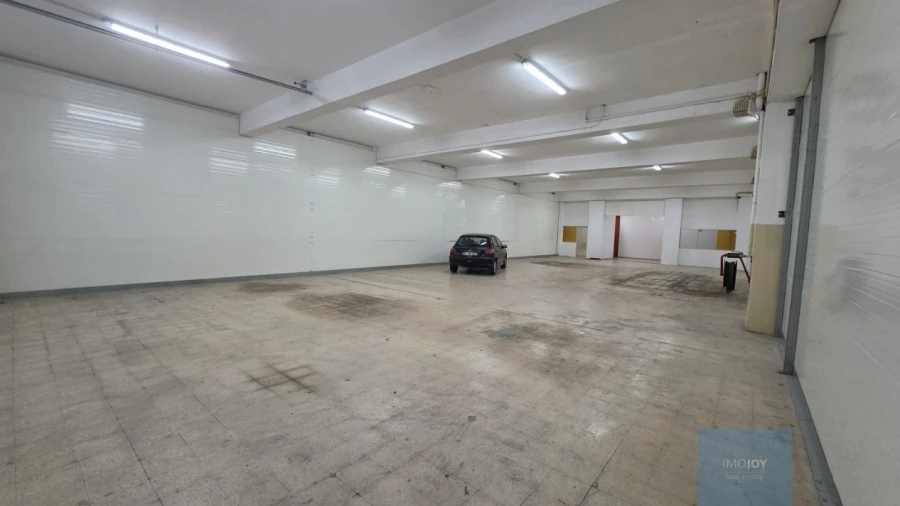 Armazém para Arrendamento em Loures
