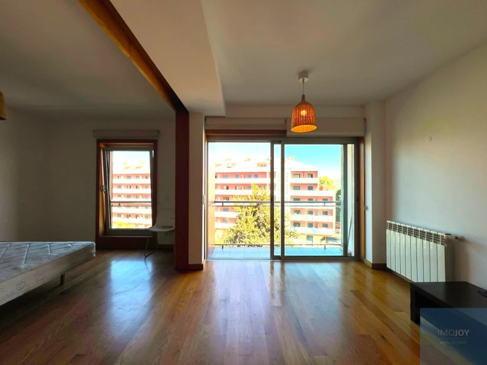 Apartamento T1 para Arrendamento em Paranhos Foto 1