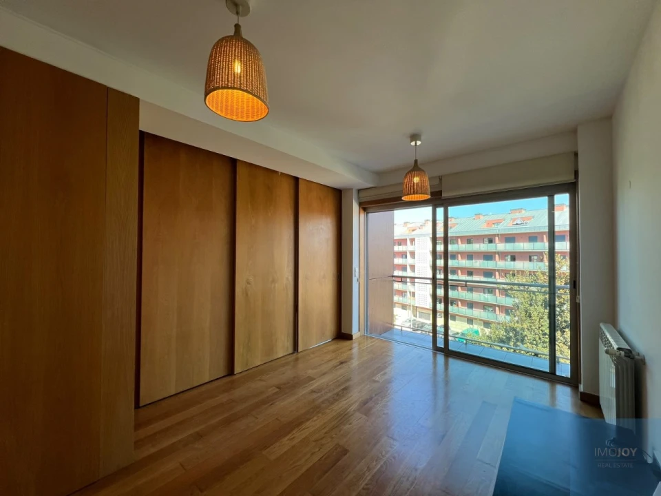 Apartamento T1 para Arrendamento em Paranhos Foto 6