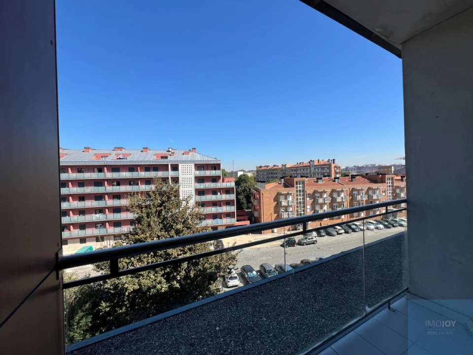 Apartamento T1 para Arrendamento em Paranhos Foto 8