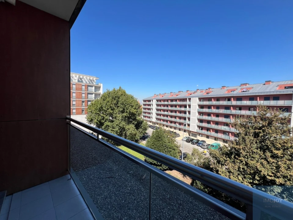 Apartamento T1 para Arrendamento em Paranhos Foto 9