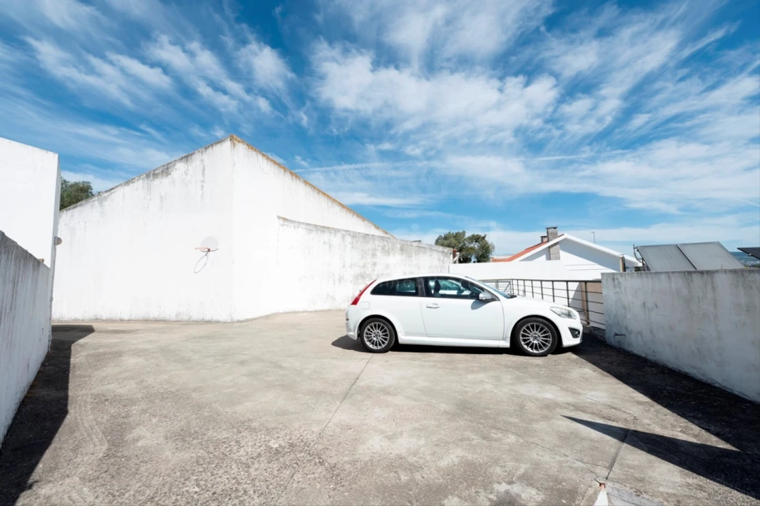 Moradia T7 para Venda em Santo António dos Cavaleiros e Frielas Foto 8