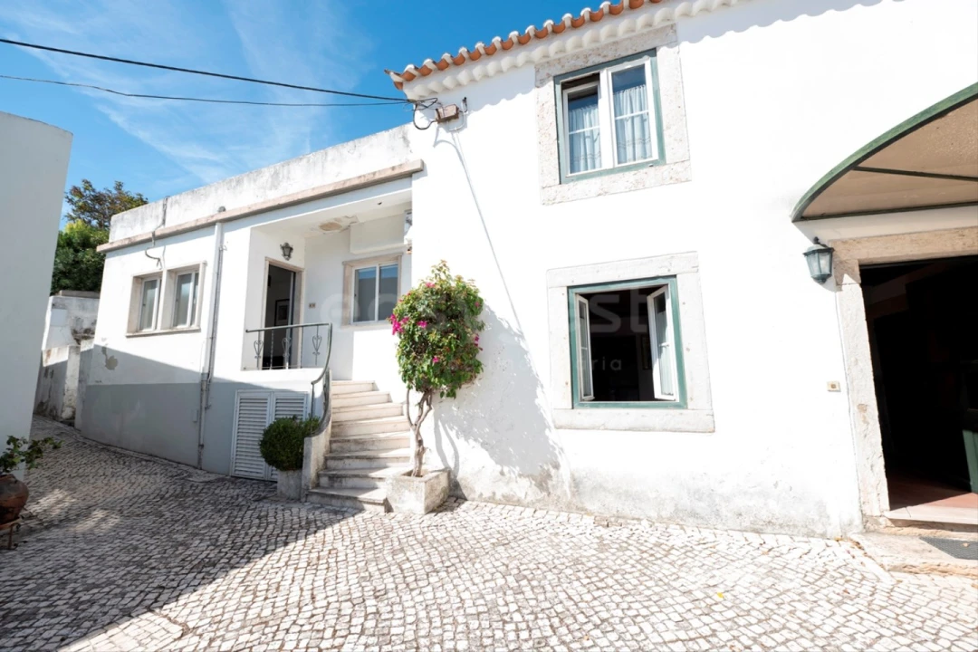 Moradia T7 para Venda em Santo António dos Cavaleiros e Frielas Foto 18
