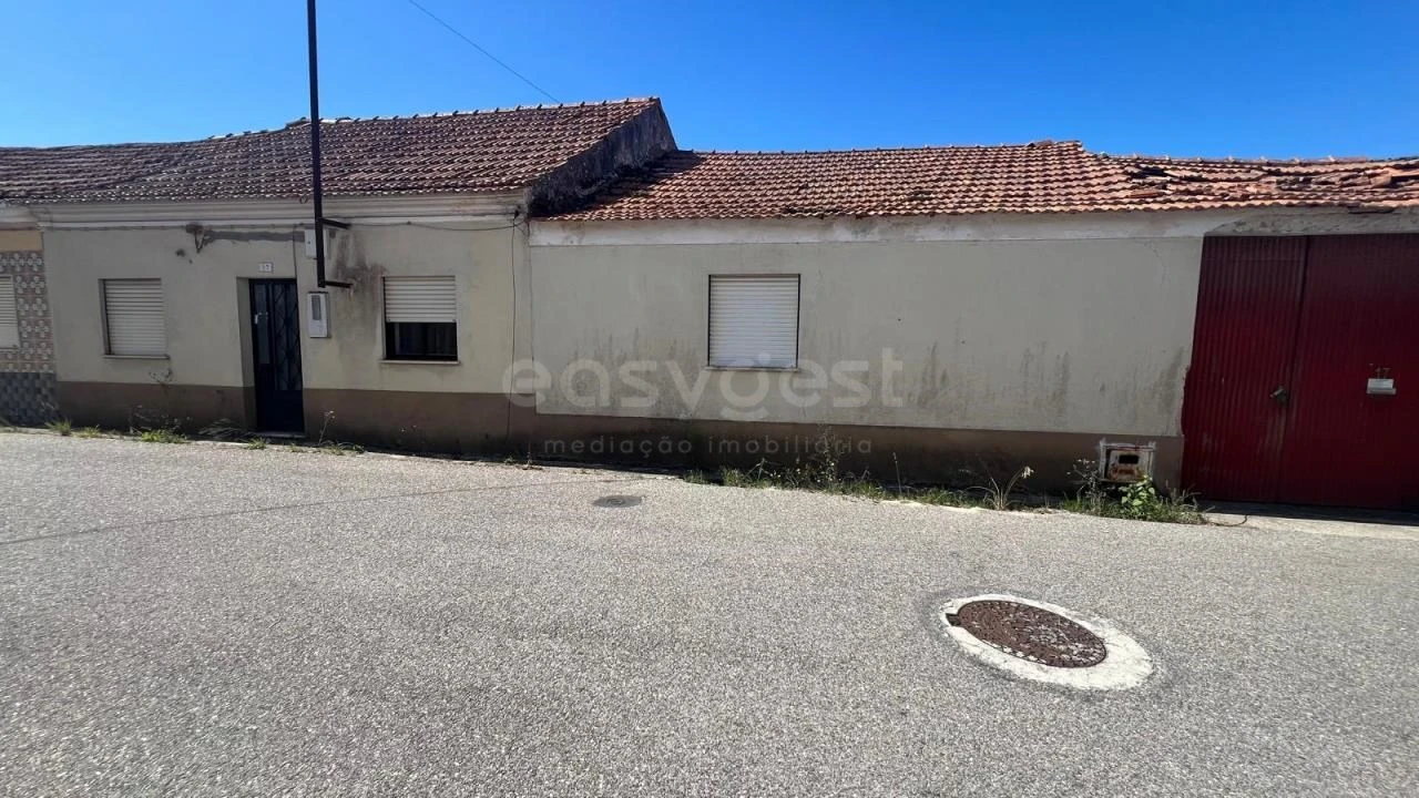 Moradia T3 para Venda em Carriço Foto 1