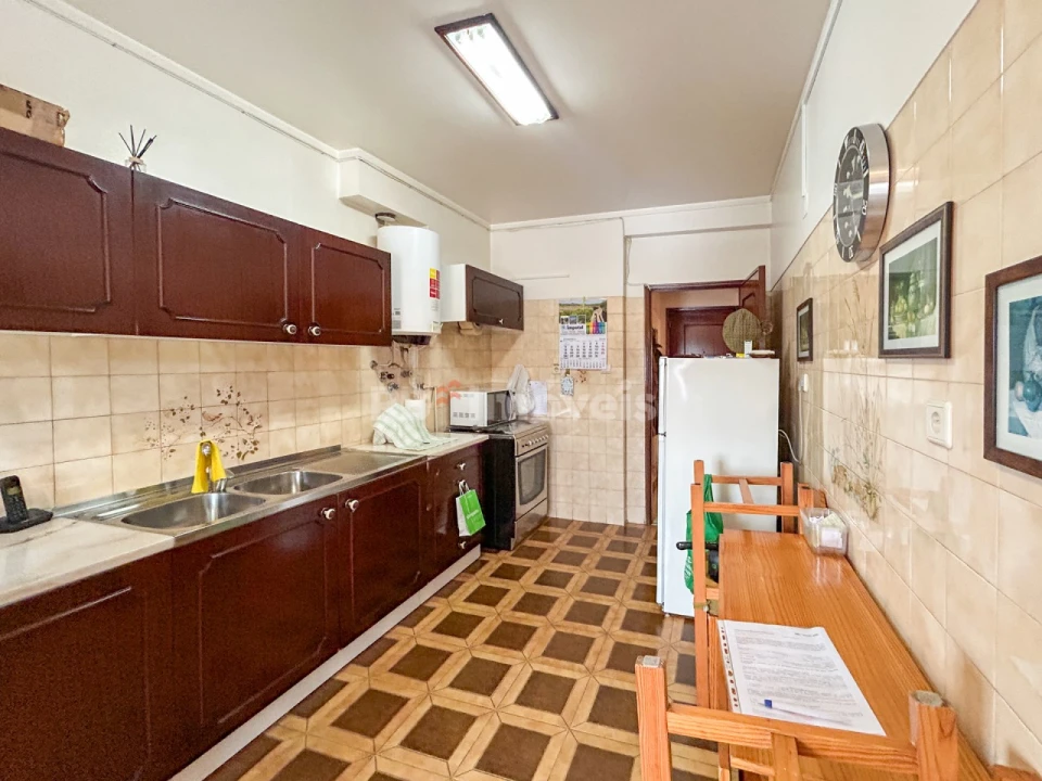 Apartamento T3 para Venda em São João Baptista e Santa Maria dos Olivais Foto 1