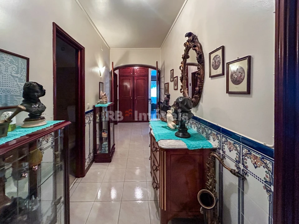 Apartamento T3 para Venda em São João Baptista e Santa Maria dos Olivais Foto 4