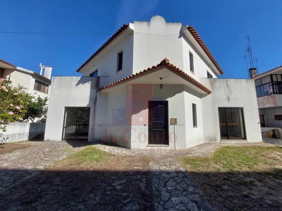 Moradia T4 para Venda em Caldas da Rainha - Santo Onofre e Serra do Bouro Foto 1
