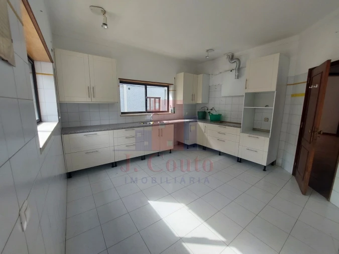 Moradia T4 para Venda em Caldas da Rainha - Santo Onofre e Serra do Bouro Foto 19