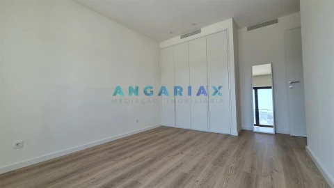 Apartamento T3 para Arrendamento em Leiria, Pousos, Barreira e Cortes