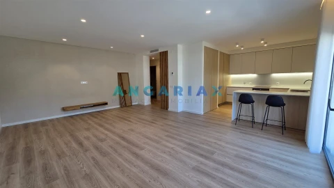 Apartamento T3 para Arrendamento em Leiria, Pousos, Barreira e Cortes
