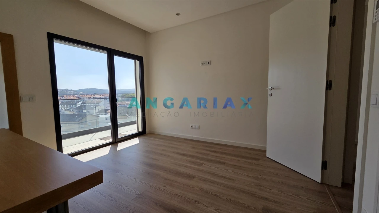 Apartamento T3 para Arrendamento em Leiria, Pousos, Barreira e Cortes Foto 14