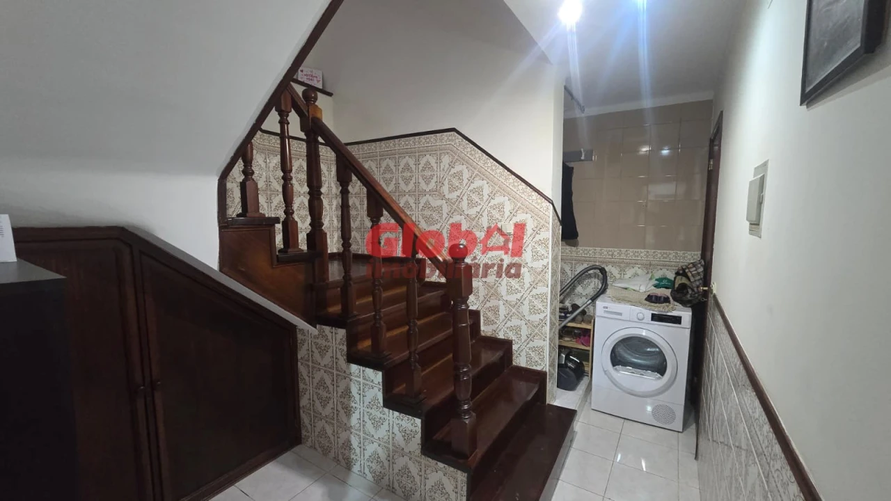 Moradia T3 para Venda em Santos Evos Foto 3