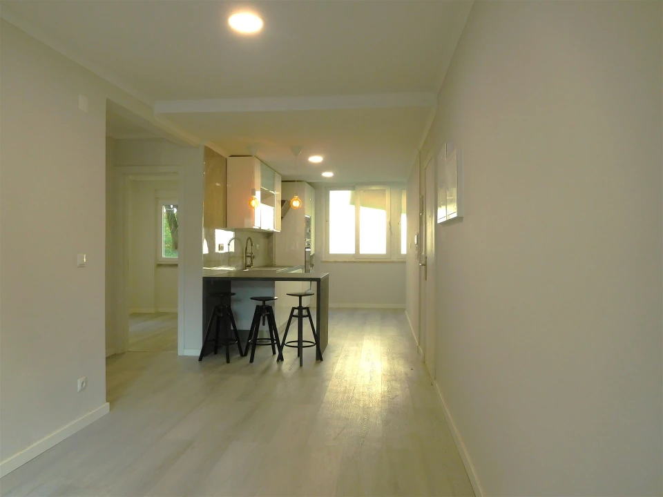 Apartamento T2 para Venda em Benfica Foto 6
