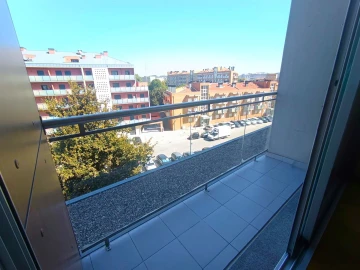 Apartamento T1 para Arrendamento em Paranhos