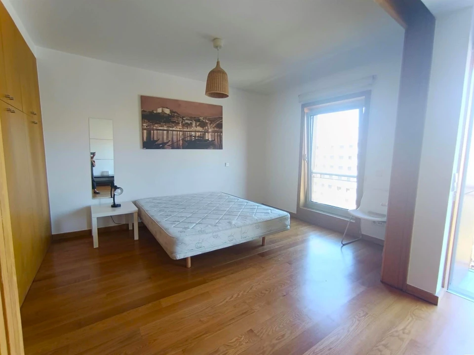 Apartamento T1 para Arrendamento em Paranhos Foto 12