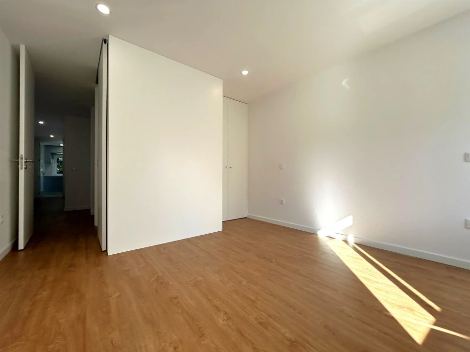 Apartamento T2 para Arrendamento em Aldoar, Foz do Douro e Nevogilde Foto 5