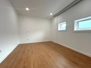 Apartamento T3 para Arrendamento em Aldoar, Foz do Douro e Nevogilde