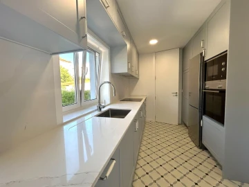 Apartamento T3 para Arrendamento em Aldoar, Foz do Douro e Nevogilde