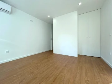 Apartamento T3 para Arrendamento em Aldoar, Foz do Douro e Nevogilde