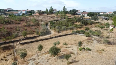 Terreno para Venda em Benquerenças