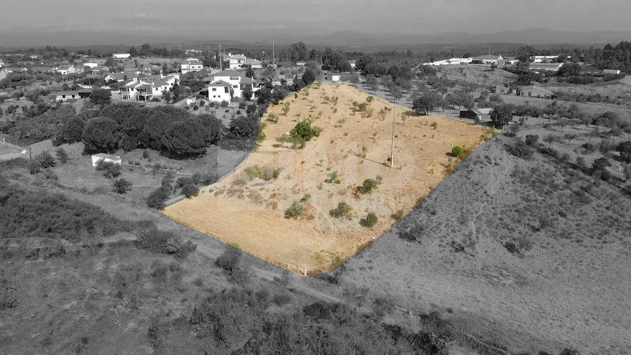 Terreno para Venda em Benquerenças Foto 2