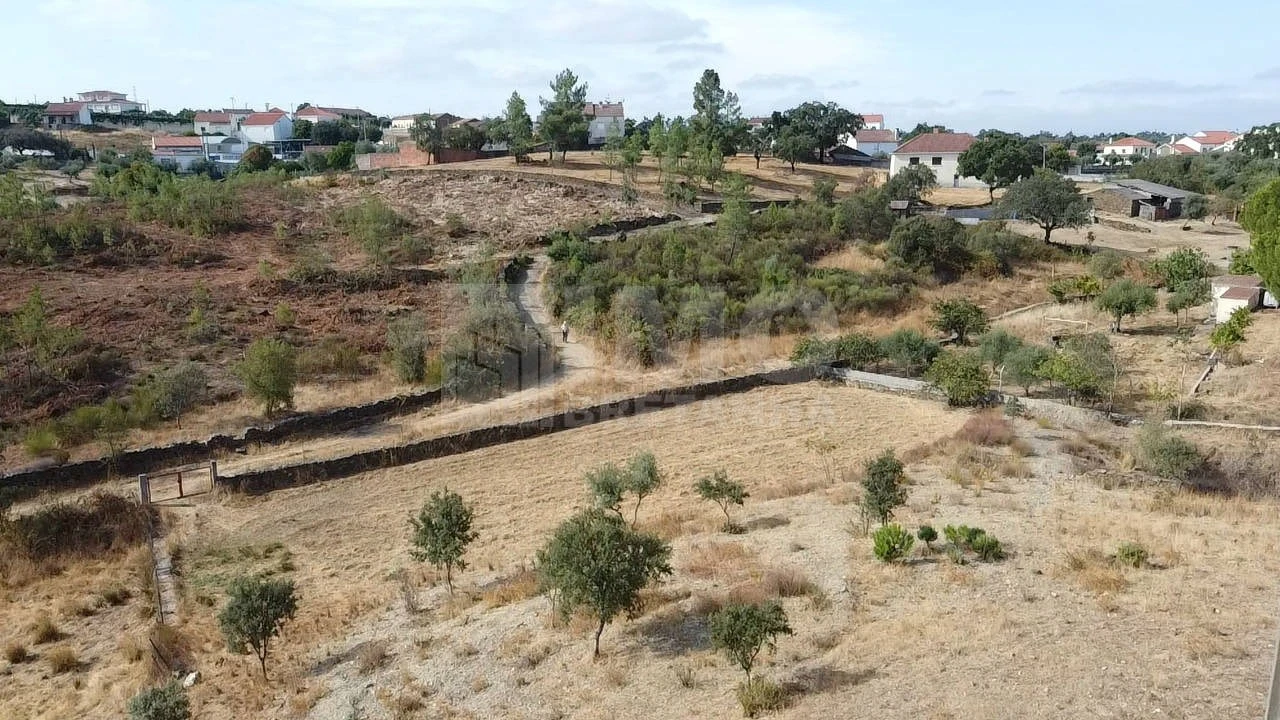 Terreno para Venda em Benquerenças Foto 8