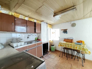Moradia T2 para Venda em Teixoso e Sarzedo