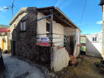 Moradia T2 para Venda em Teixoso e Sarzedo