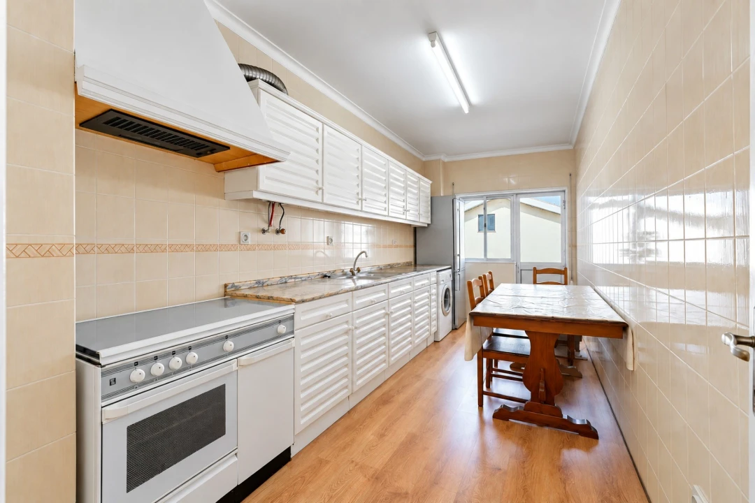 Apartamento T3 para Venda em Vila de Prado Foto 3